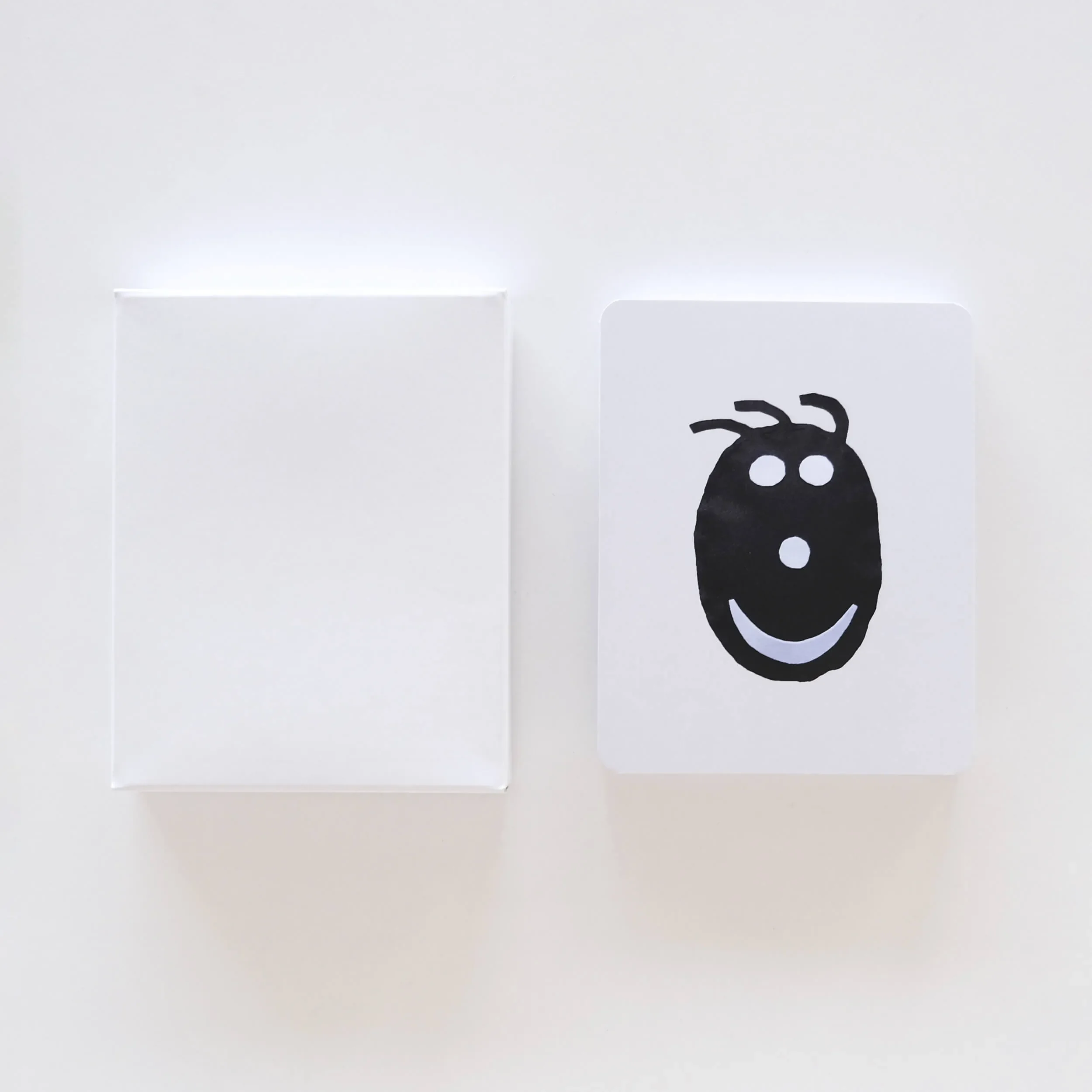 「お互いの作品展2」の展示で販売された神経衰弱カード